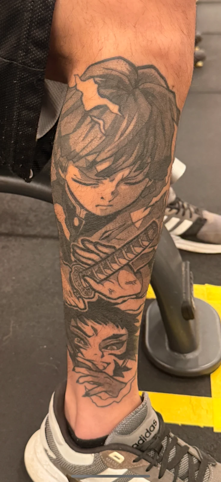 Tatuagem de Tanjiro feita por Carlos Fuglini em Sorocaba